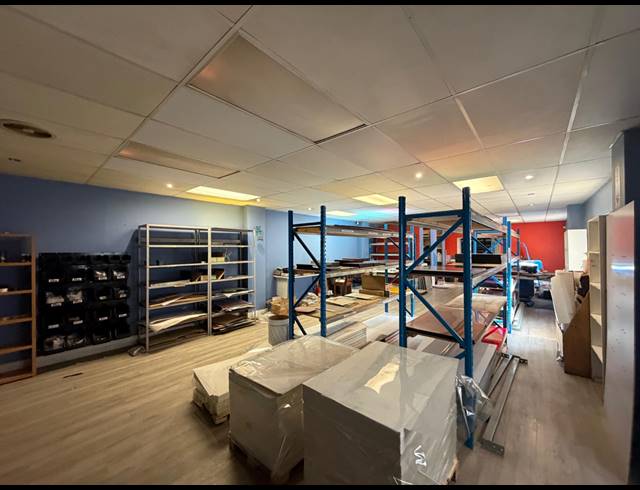 1,895M² WAREHOUSE TO LET IN KYALAMI